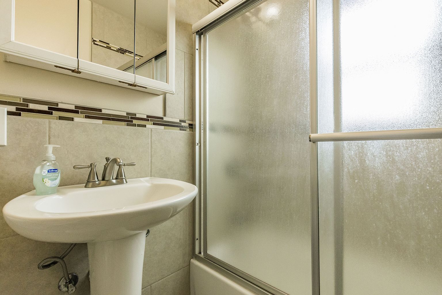 4118 Gamma Street bathroom