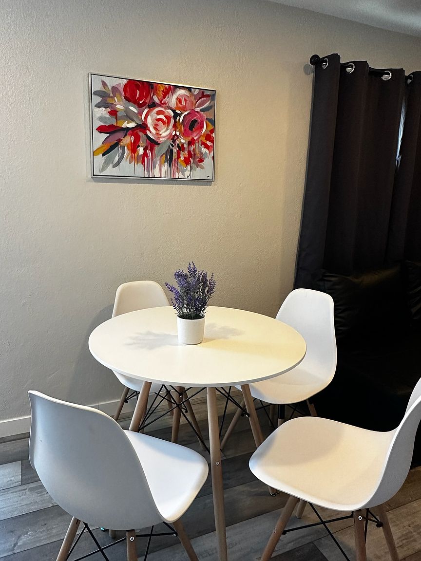 4169 Wightman Street living area