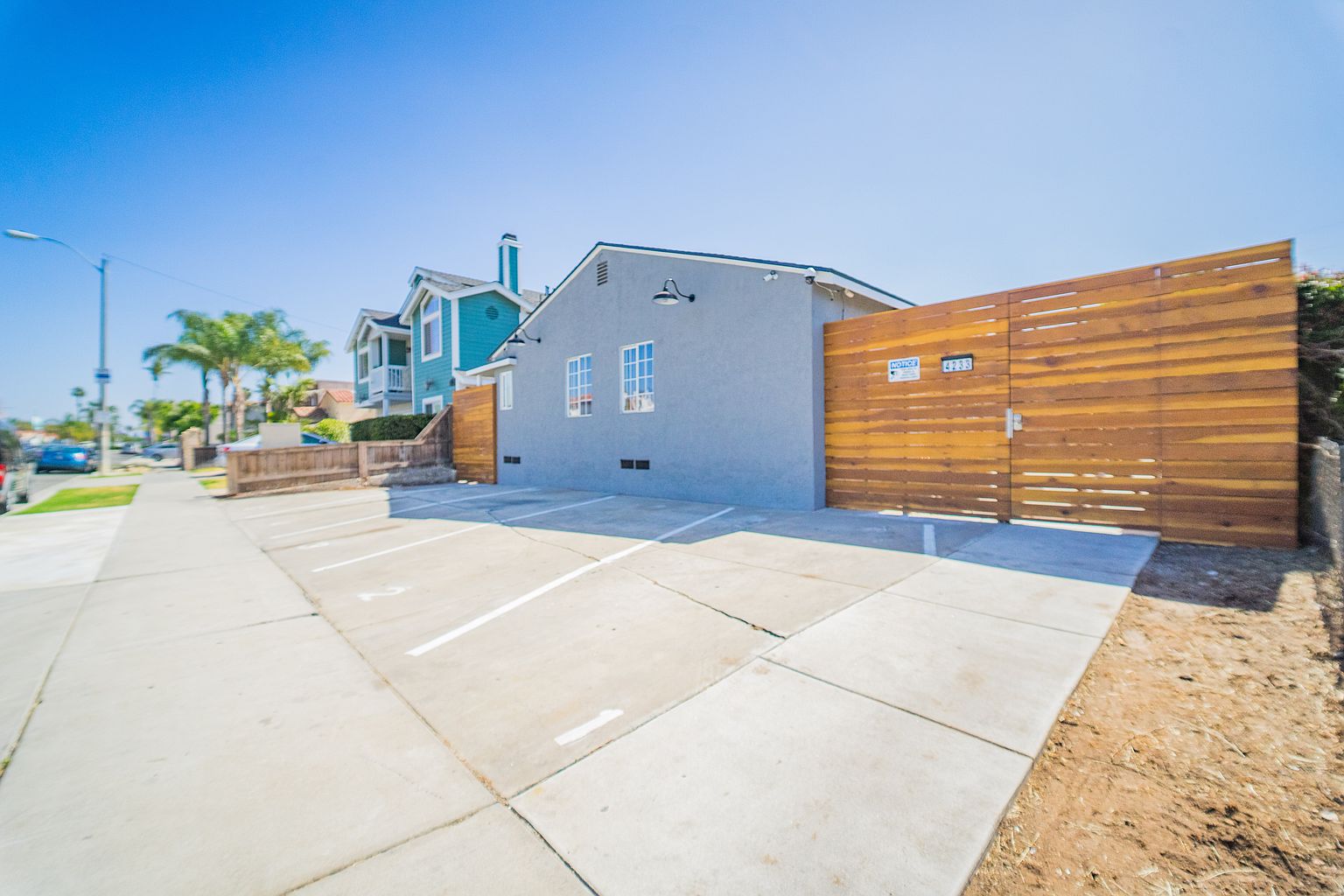 4237 Swift Ave living area