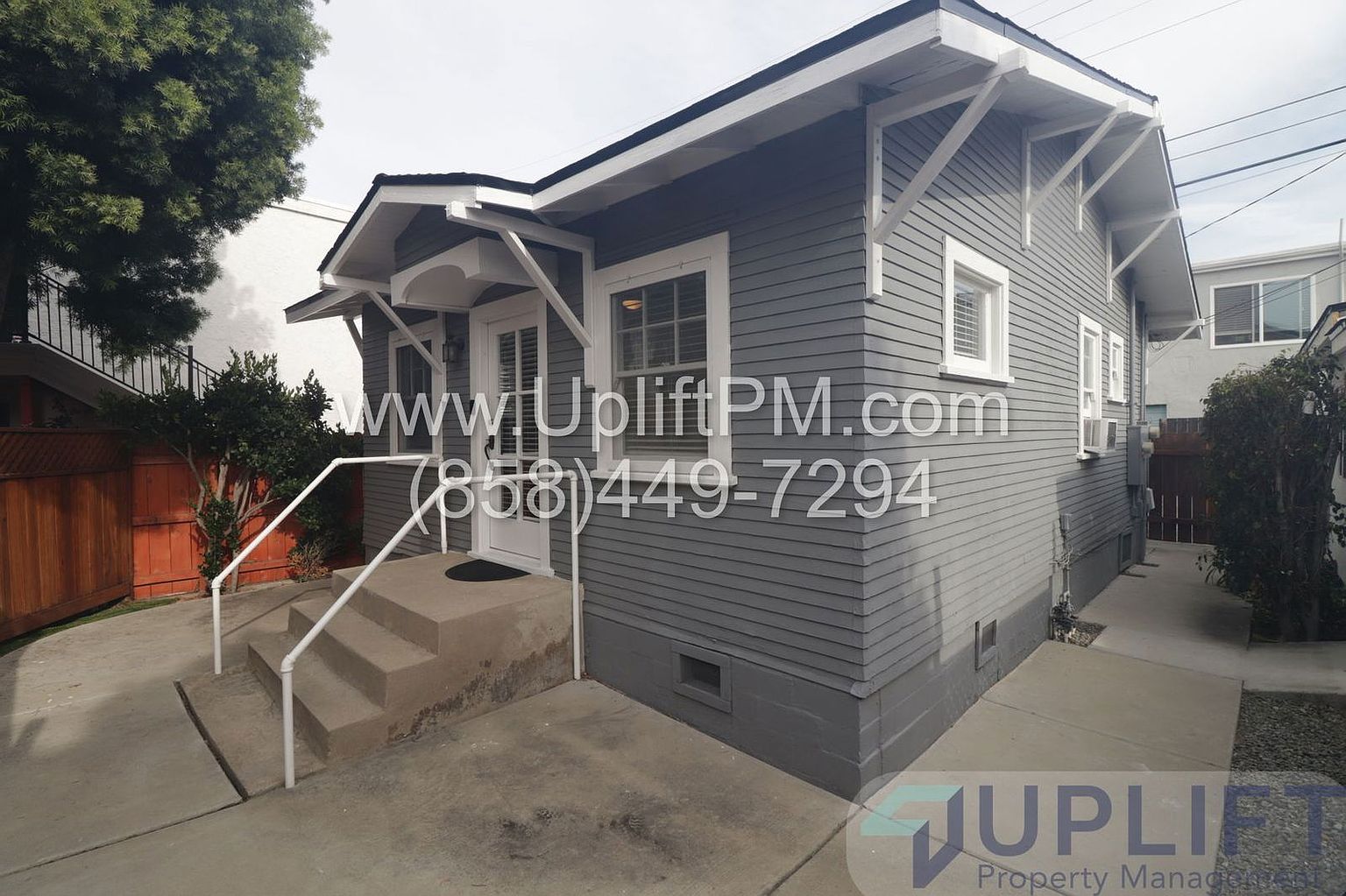 4747 35th Street bedroom